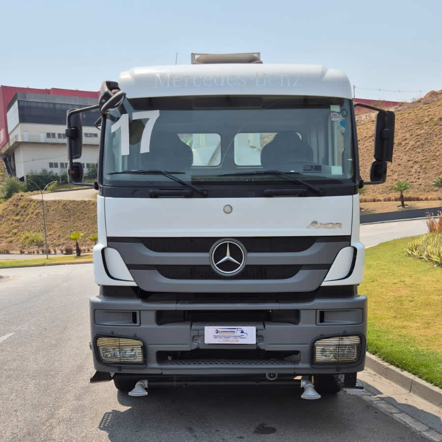 Caminhão Iveco h7 caminhões