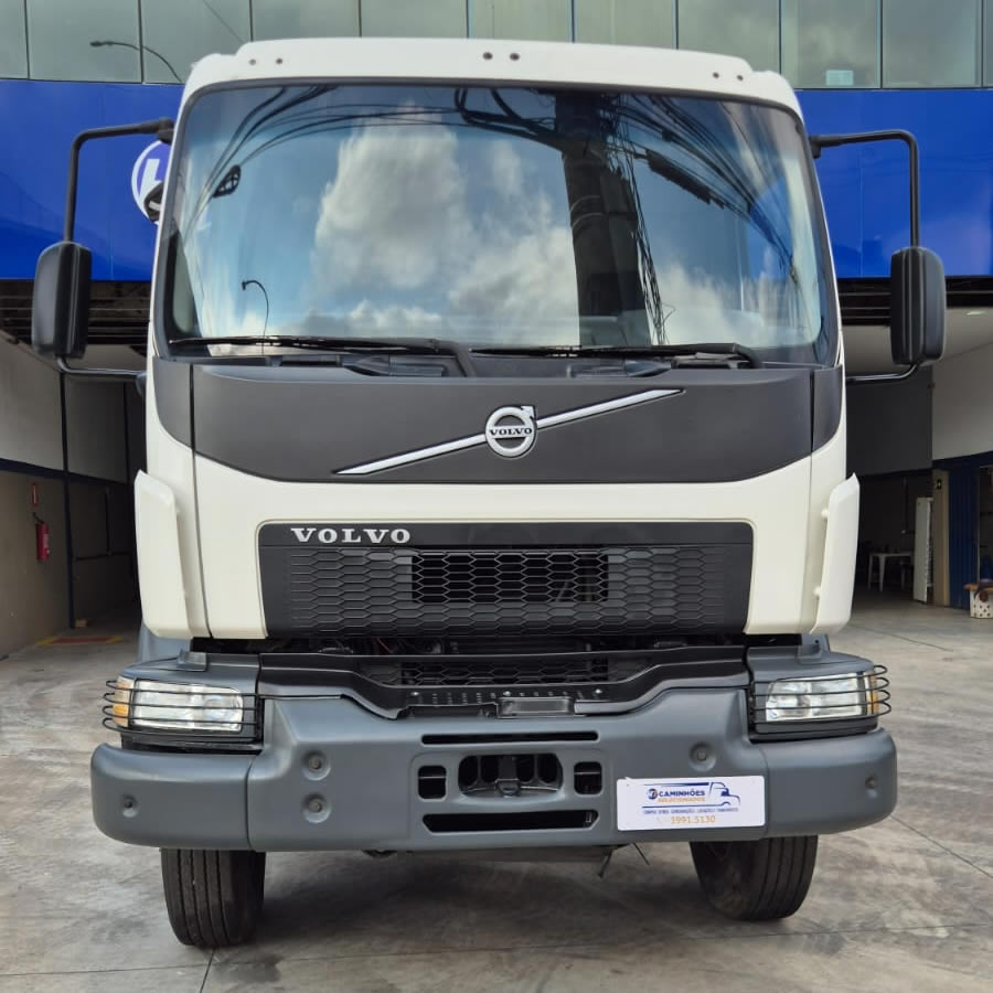 Caminhão Volvo h7 caminhões